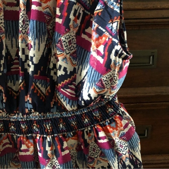 Old Navy geometric stretch peplum blouse in size XL - Picture 5 of 10